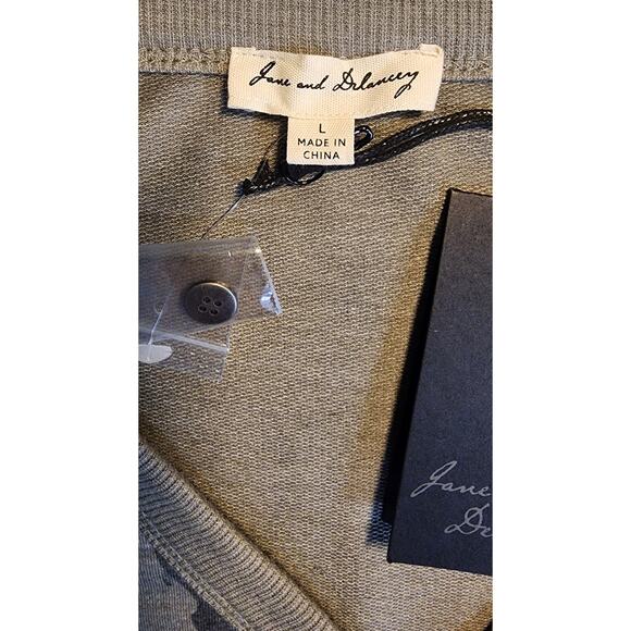 New Camo print pullover sweatshirt Jane and Delancey large gray winter wear - Picture 3 of 5